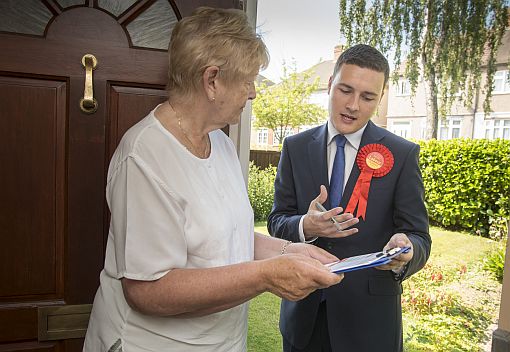 Wes_petition_on_doorstep-510x